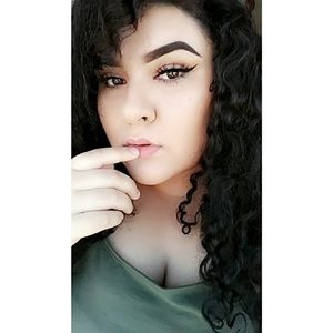 Meet your Posher, Alondra